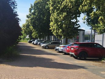 Główne zdjęcie parkingu Tani i Bezpieczny SMART - parking lotnisko Modlin (WMI) Tani i Bezpieczny SMART - parking lotnisko Modlin (WMI) - główne zdjęcie parkingu